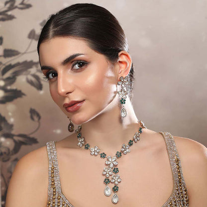Auraa Trends Green Elegant Floral Diamond-Cut Necklace Set
