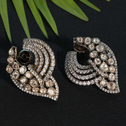 Auraa Trends Luxe Crescent Diamond Stud Earrings