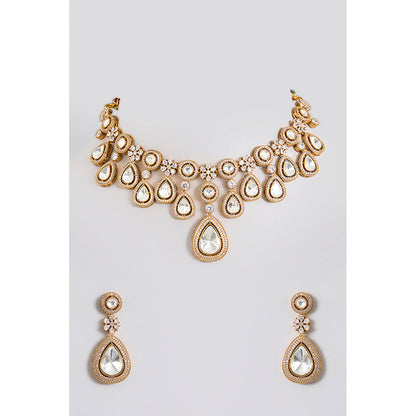 Auraa Trends Royal Maroon and White Kundan Pendant Necklace Set
