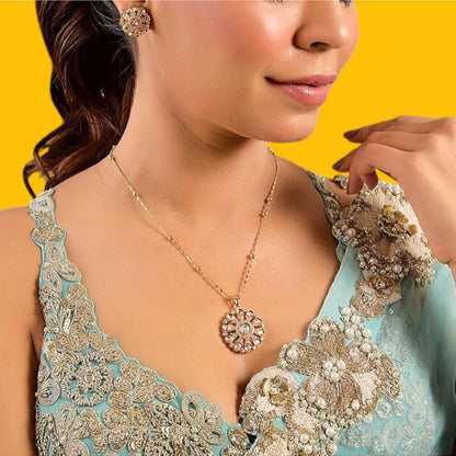 Auraa Trends Delicate Floral Kundan Pendant Necklace Set