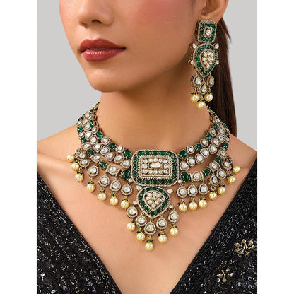 Auraa Trends Designer Kundan and Green Beads Jewellery Set