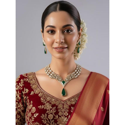 Auraa Trends Elegant Green Stone and Kundan Jewellery Set