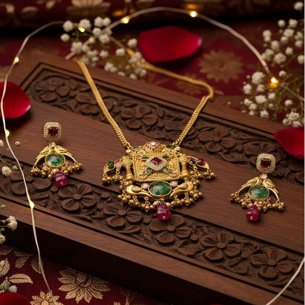 Auraa Trends Exquisite Green and Ruby Traditional Jewellery Set