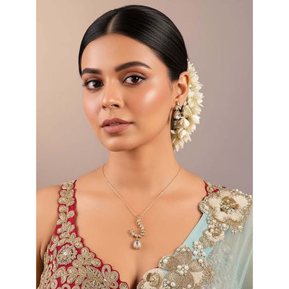 Auraa Trends Gold-Plated Kundan Pendant Jewellery Set with Green and White Stones for Women