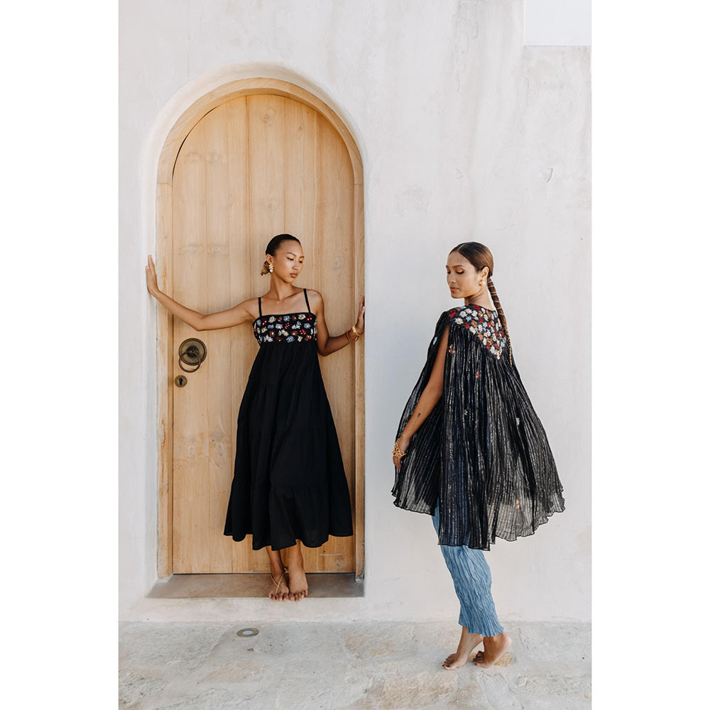 Auruhfy Black Embroidered Ash Cape