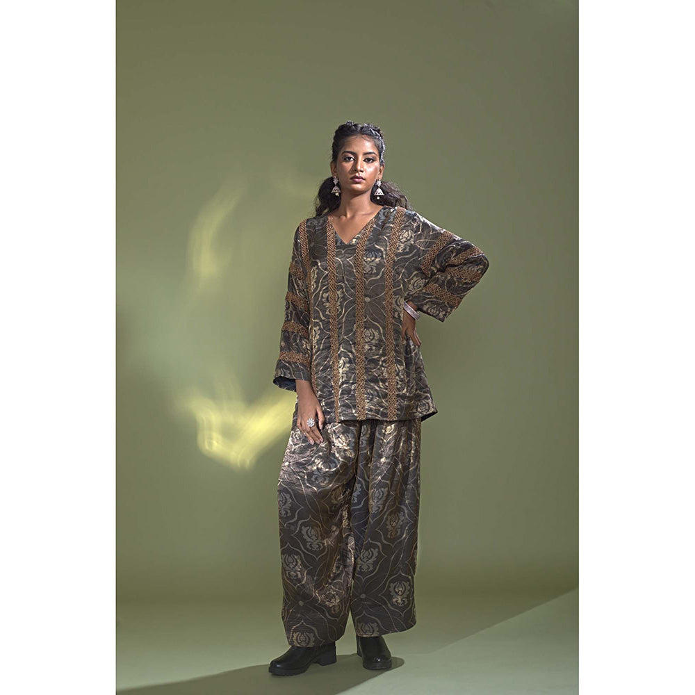 AURUL Deep Blue Banaras Silk Co-Ord (Set of 2)