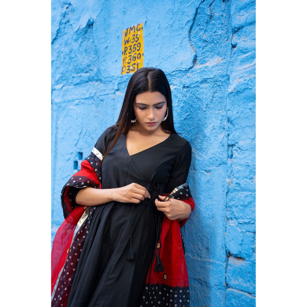 Bannhi by Priyanka Rathore Black Angarkha Suit (Set of 3)