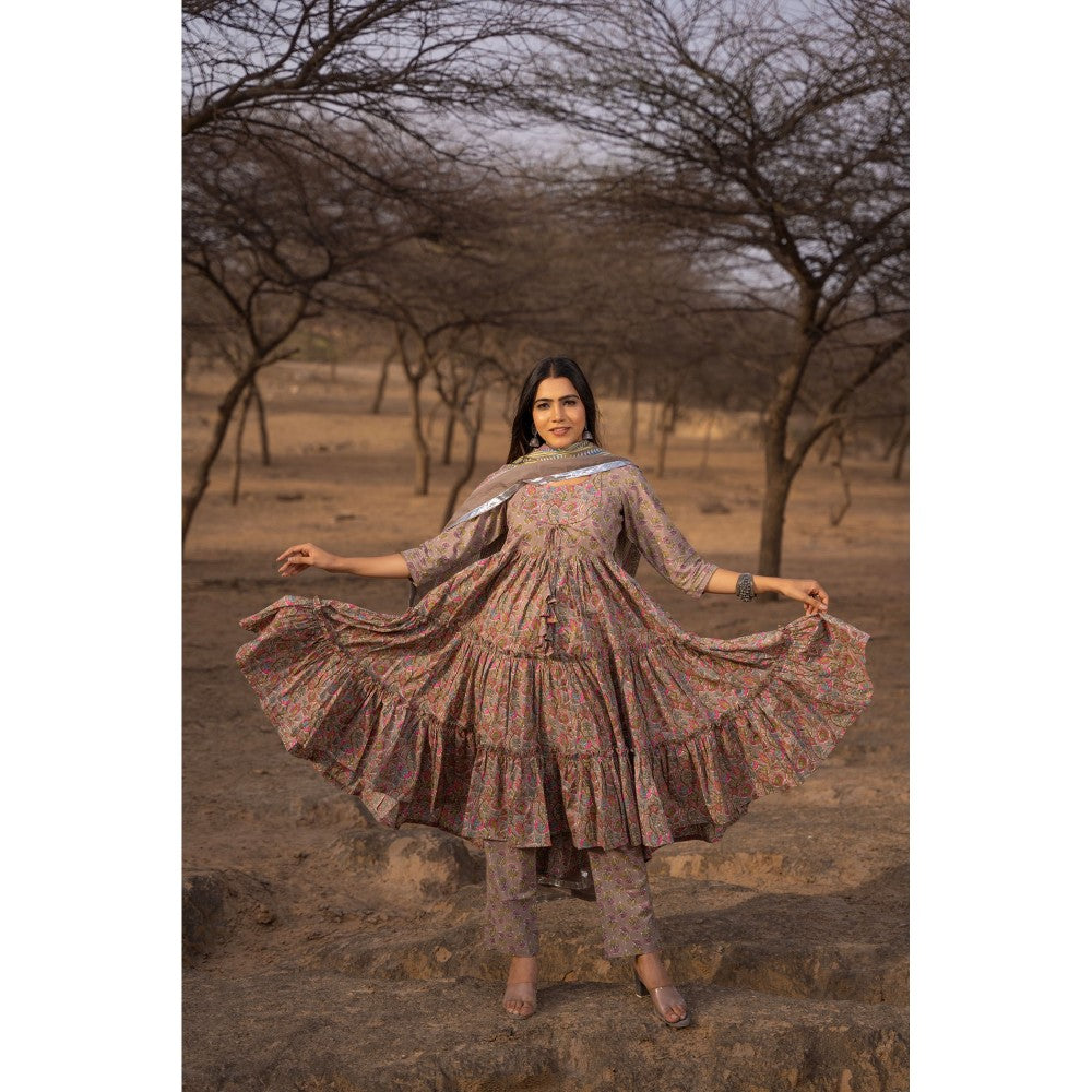Bannhi by Priyanka Rathore Oyster Classy Suit (Set of 3)