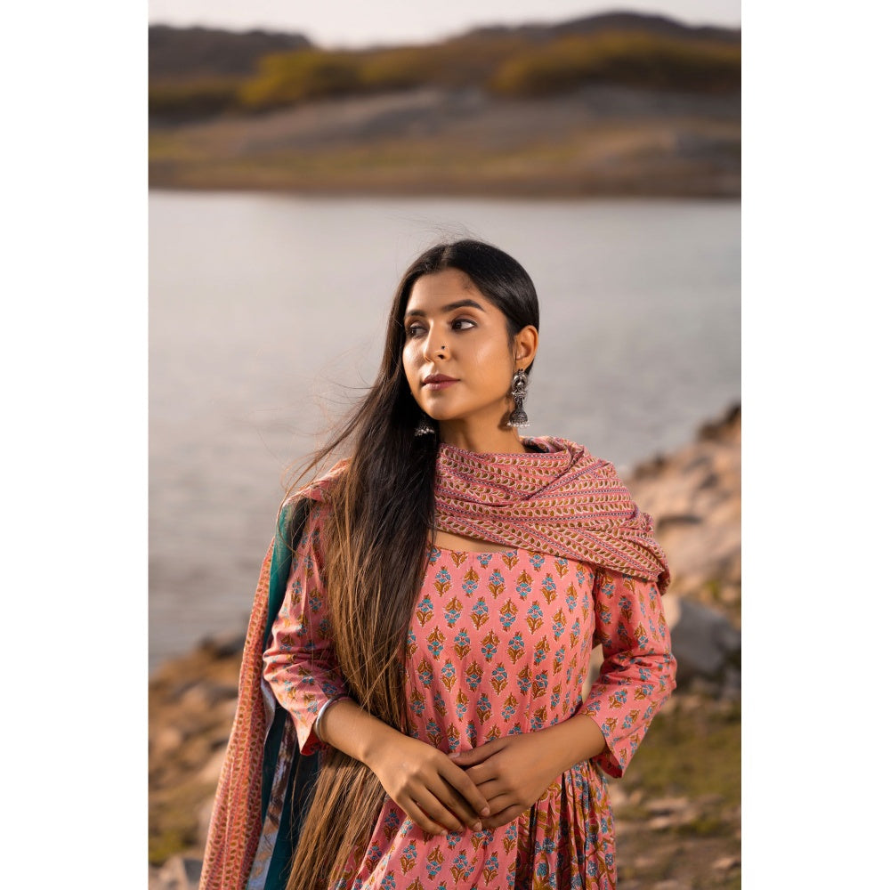 Bannhi by Priyanka Rathore Nargis Pink Suit (Set of 3)
