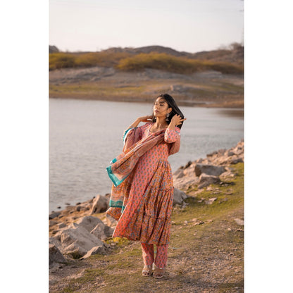Bannhi by Priyanka Rathore Nargis Pink Suit (Set of 3)