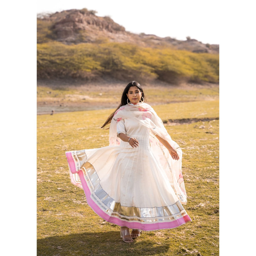 Bannhi by Priyanka Rathore Lotus White Floor Length Dress (Set of 2)