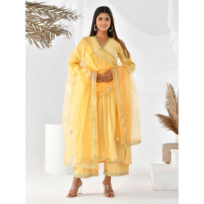 Bannhi by Priyanka Rathore Sabrina Got Patti Suit (Set of 3)