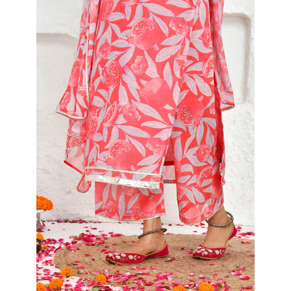 Bannhi by Priyanka Rathore Amrita Pink Chanderi Kurta (Set of 3)