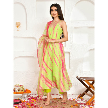 Bannhi by Priyanka Rathore Yadavi Shibori Green Chanderi Anarkali (Set of 3)