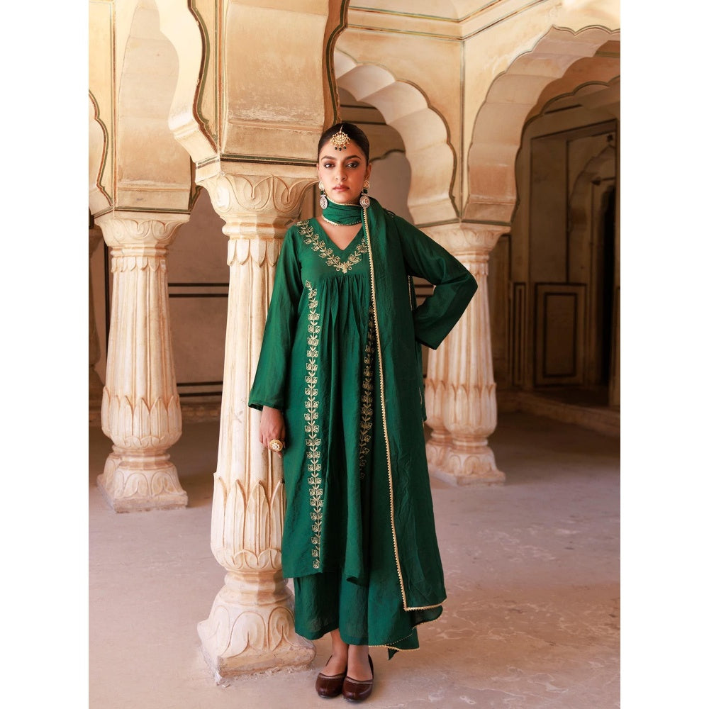 Bannhi Green Chanderi Aari Embroidered Kurta With Pant and Dupatta