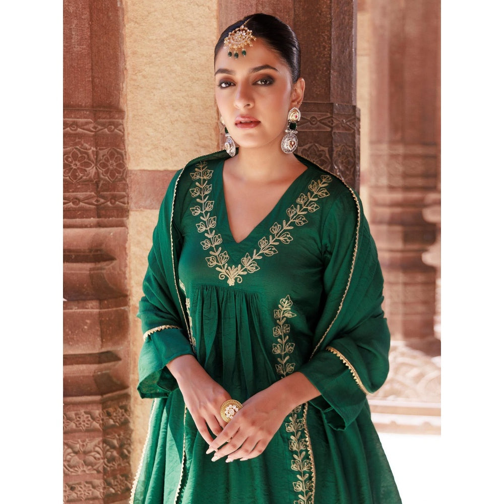Bannhi Green Chanderi Aari Embroidered Kurta With Pant and Dupatta