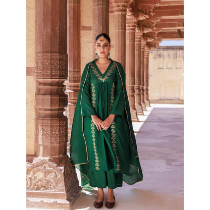 Bannhi Green Chanderi Aari Embroidered Kurta With Pant and Dupatta