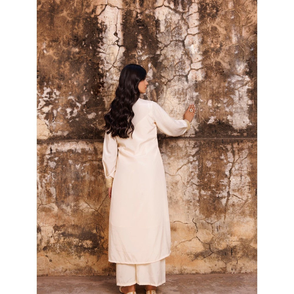 Bannhi Ivory Crepe Co-Ord Set