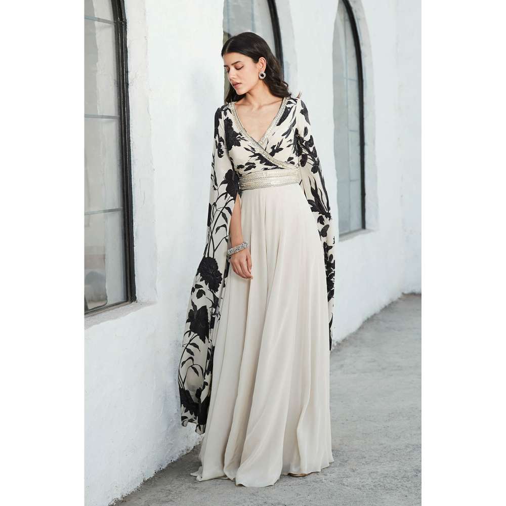 Basanti Kapde aur Koffee Black and White Jumpsuit