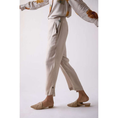 Basanti Kapde aur Koffee Grey Straight Fit Pant