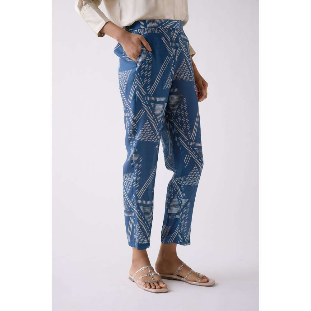 Basanti Kapde aur Koffee Blue Straight Fit Pant