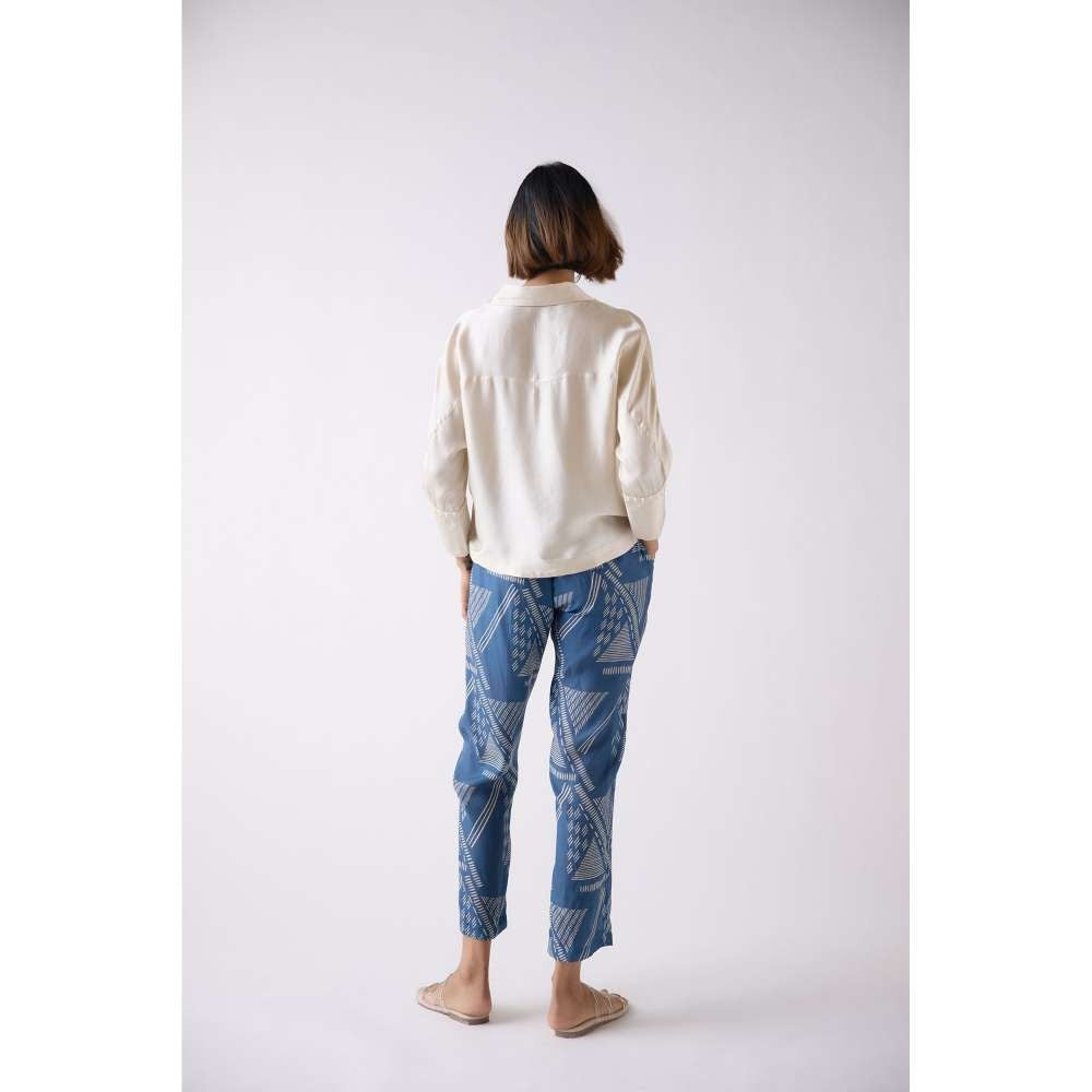 Basanti Kapde aur Koffee Blue Straight Fit Pant