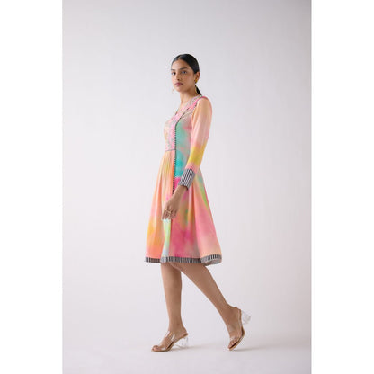 Basanti Kapde aur Koffee Multi Crepe Abstract Print Dress