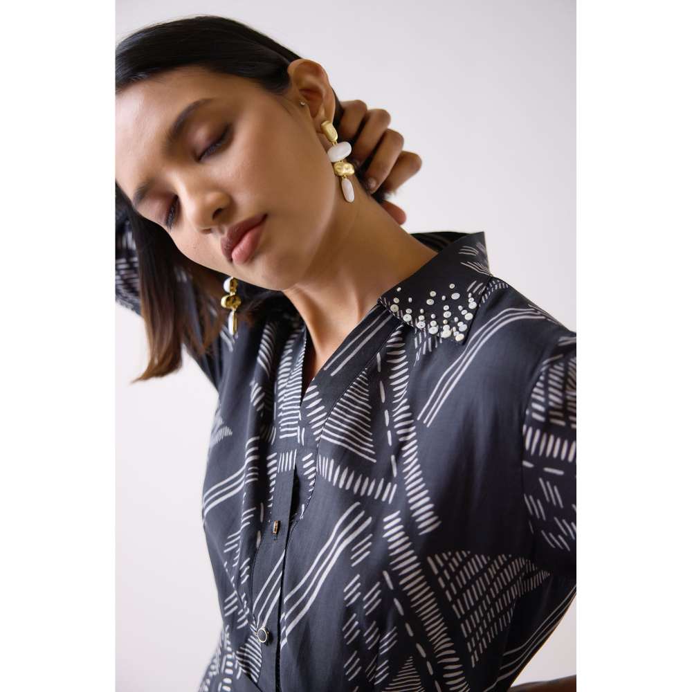 Basanti Kapde aur Koffee Black Muslin Abstract Print Dress with Belt (Set of 2)