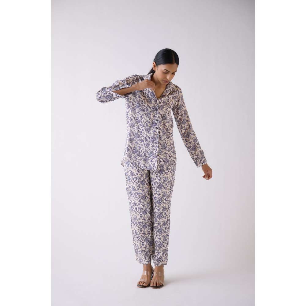 Basanti Kapde aur Koffee Off White Muslin Printed Co-Ord (Set of 2)
