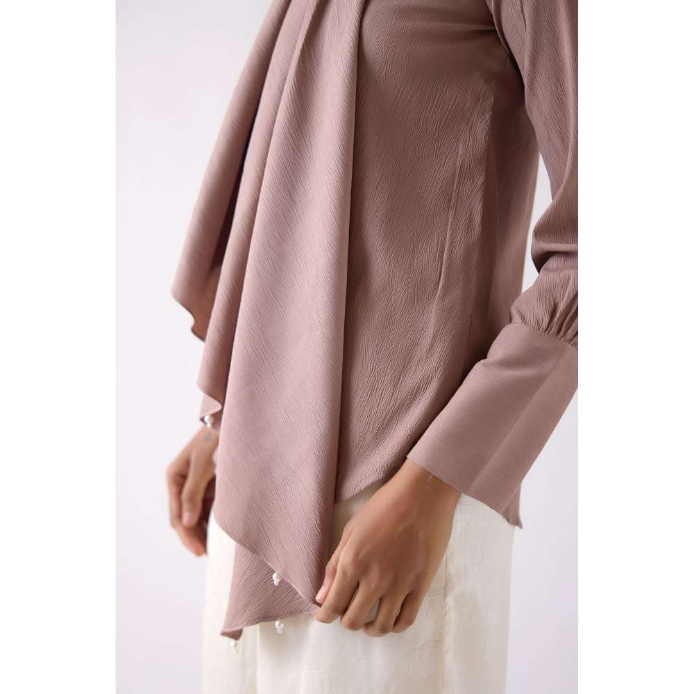 Basanti Kapde aur Koffee Mouse Crushed Cotton Ruffle Taupe Top