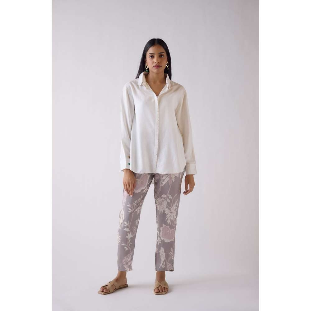 Basanti Kapde aur Koffee White Cotton Blend Shirt