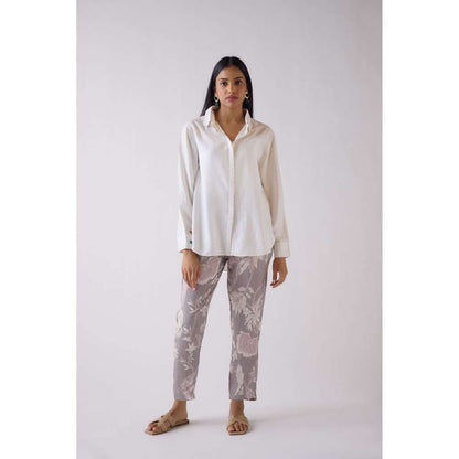 Basanti Kapde aur Koffee White Cotton Blend Shirt