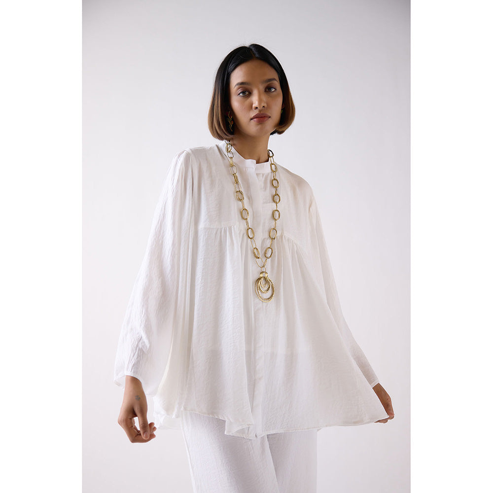 Basanti Kapde aur Koffee White Crushed Satin Top With Mala (Set of 2)