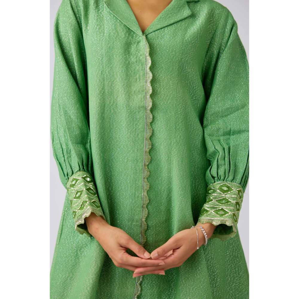 Basanti Kapde aur Koffee Green Cotton Embroidered Kurta and Pant (Set of 2)