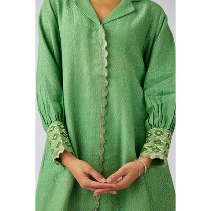 Basanti Kapde aur Koffee Green Cotton Embroidered Kurta and Pant (Set of 2)