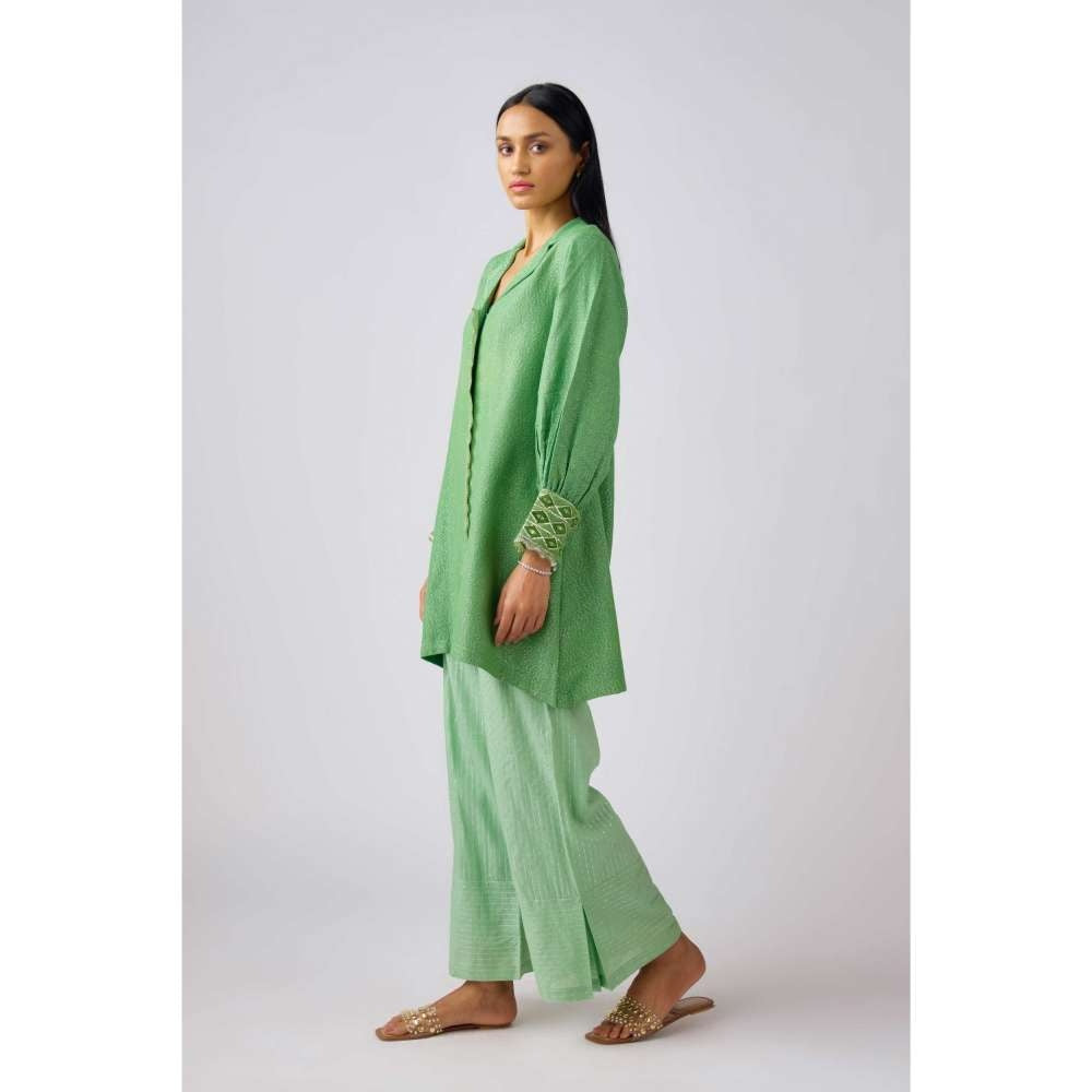 Basanti Kapde aur Koffee Green Cotton Embroidered Kurta and Pant (Set of 2)
