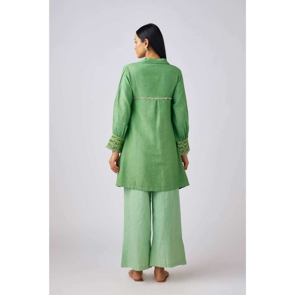 Basanti Kapde aur Koffee Green Cotton Embroidered Kurta and Pant (Set of 2)