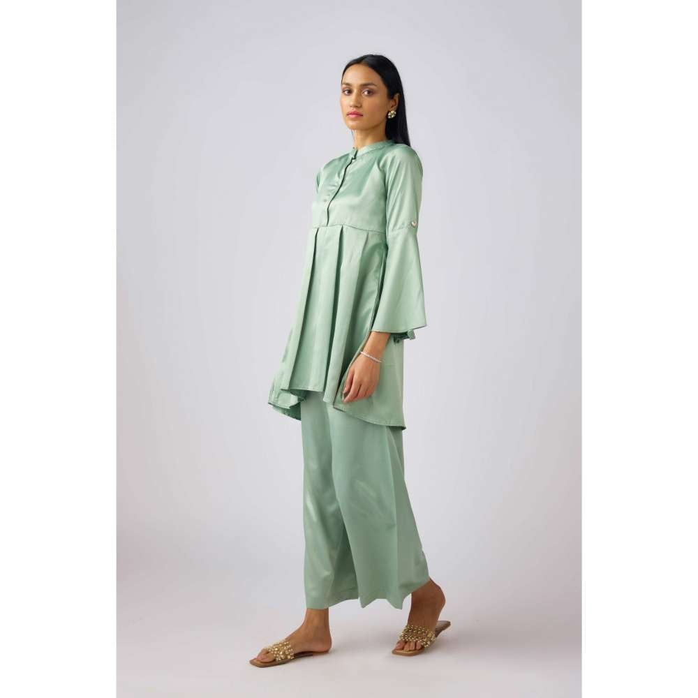 Basanti Kapde aur Koffee Pista Green Satin Solid Co-Ord (Set of 2)