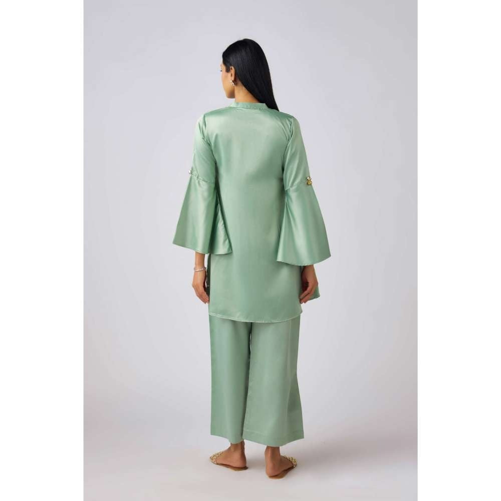 Basanti Kapde aur Koffee Pista Green Satin Solid Co-Ord (Set of 2)