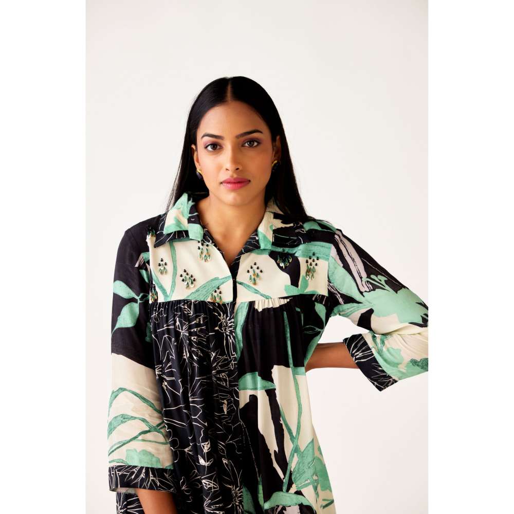 Basanti Kapde aur Koffee Black Crepe Embellished Dress