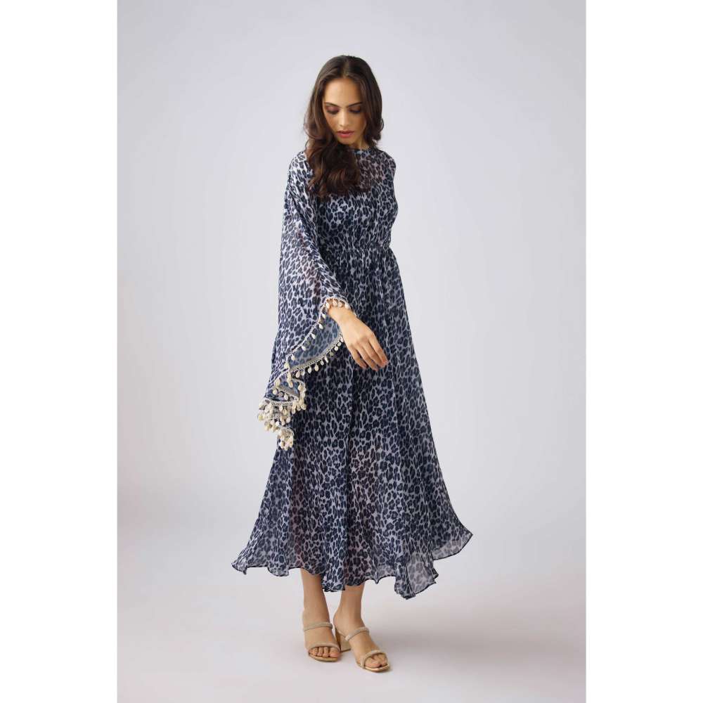 Basanti Kapde aur Koffee Black Crepe Embroidered Dress