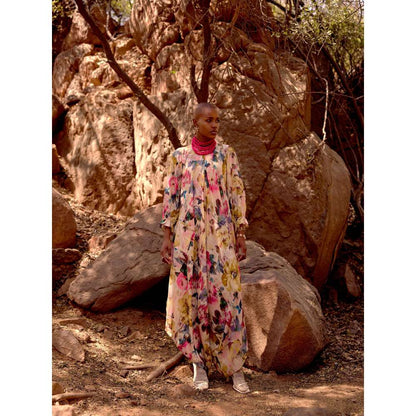 Basanti Kapde aur Koffee Pink Printed Savanna Bloom Cotton Jumpsuit