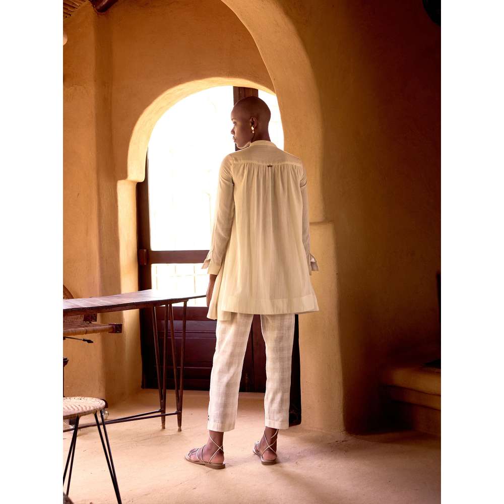 Basanti Kapde aur Koffee Ivory Earthen Grace Cotton Shirt