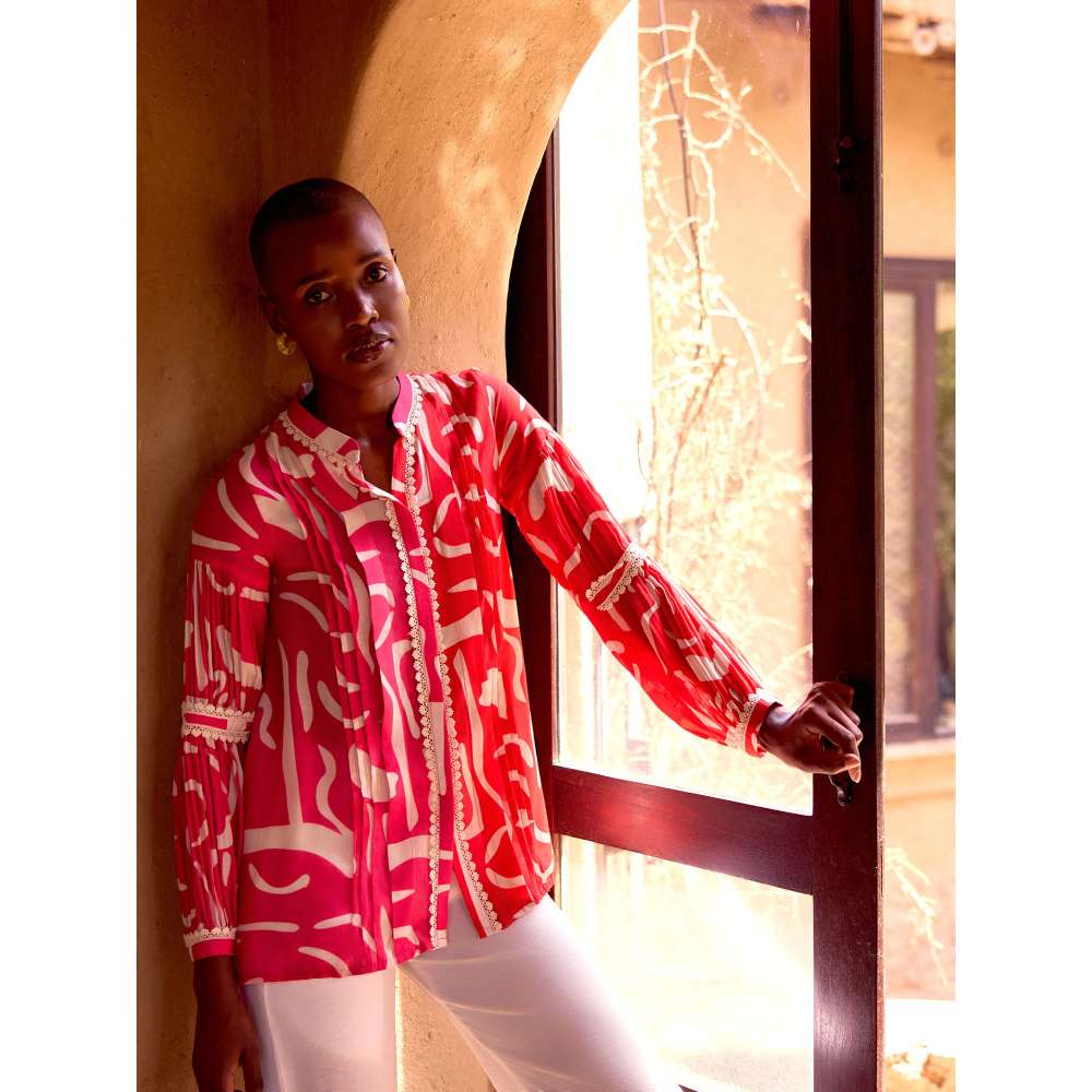Basanti Kapde aur Koffee Pink Abstract Print Muslin Shirt