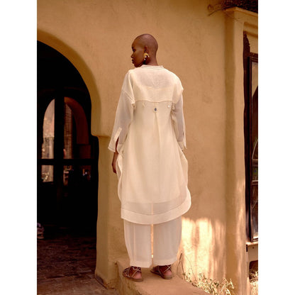 Basanti Kapde aur Koffee White Essence Cotton Co-Ord Set