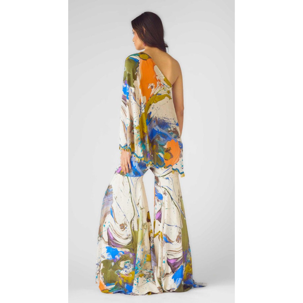 Basanti Kapde aur Koffee The Abstract Strokes One Shoulder Sharara With Bustier And Cape