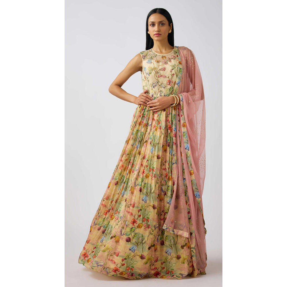 Basanti Kapde aur Koffee Pink Organza Embroidered Anarkali Kurta With Pant And Dupatta