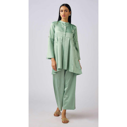 Basanti Kapde aur Koffee Pista Satin Embellished Co-Ord