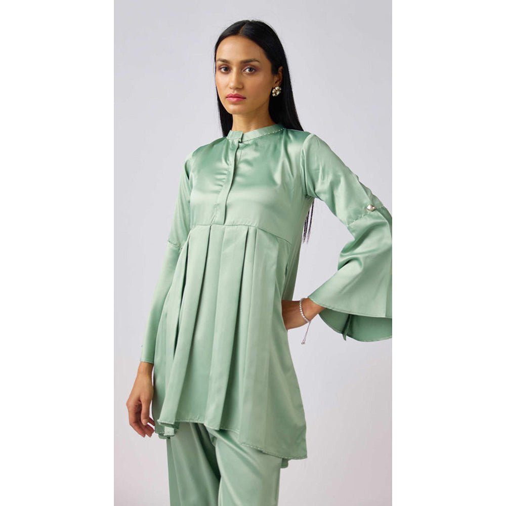Basanti Kapde aur Koffee Pista Satin Embellished Co-Ord