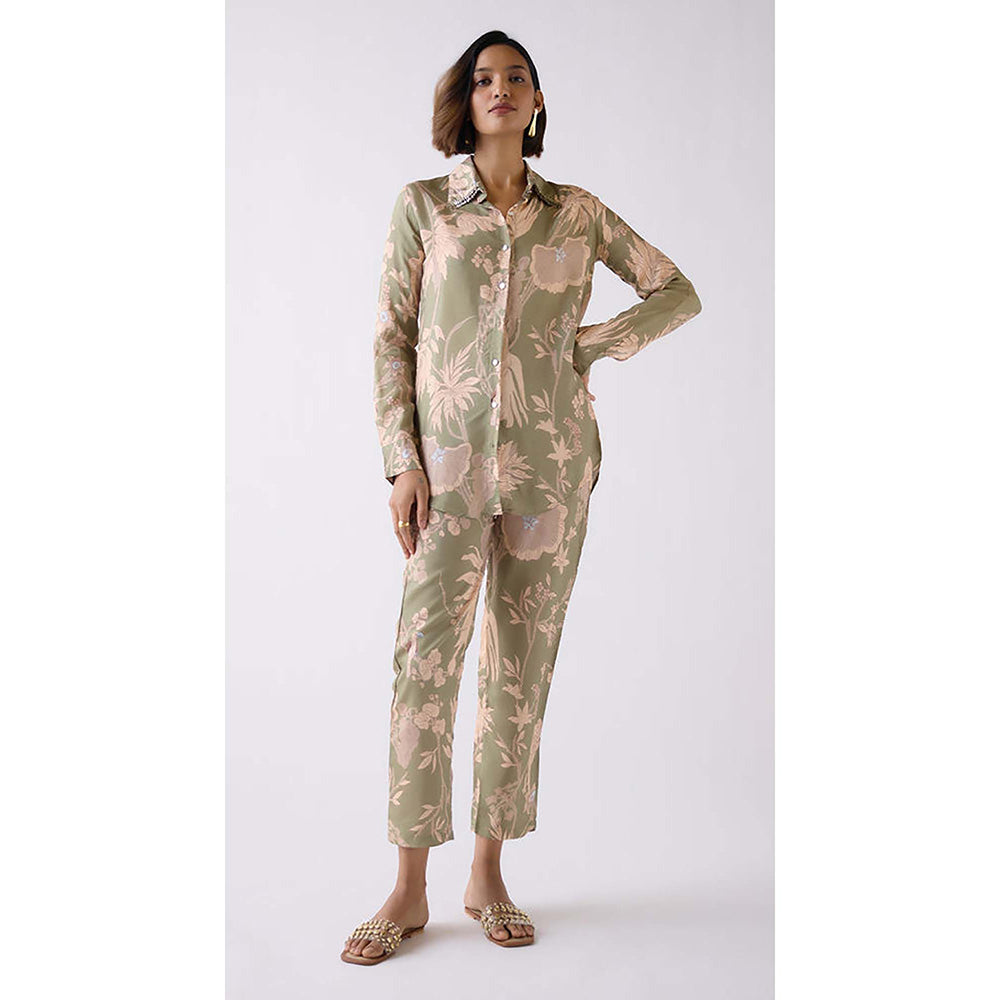 Basanti Kapde aur Koffee Women Green Straight-Fit Printed Trouser